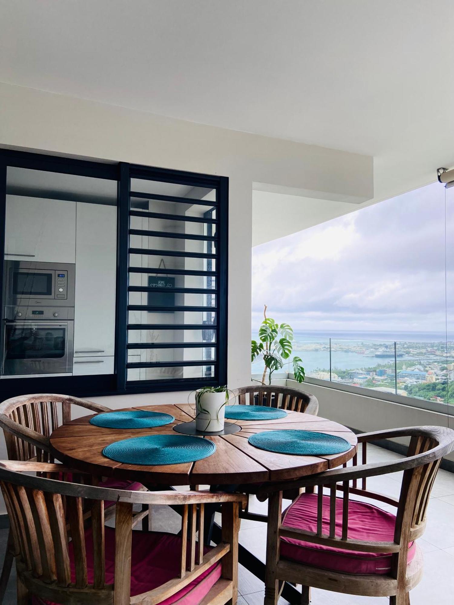 Meherio - Bel Appartement Vue Mer A Tahiti ปาเปเอเต ภายนอก รูปภาพ